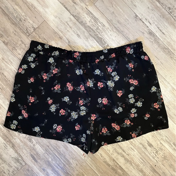 Maurices Floral Shorts - Picture 6 of 6